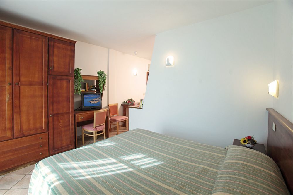 Tris Hotel Ορμπετέλλο Εξωτερικό φωτογραφία