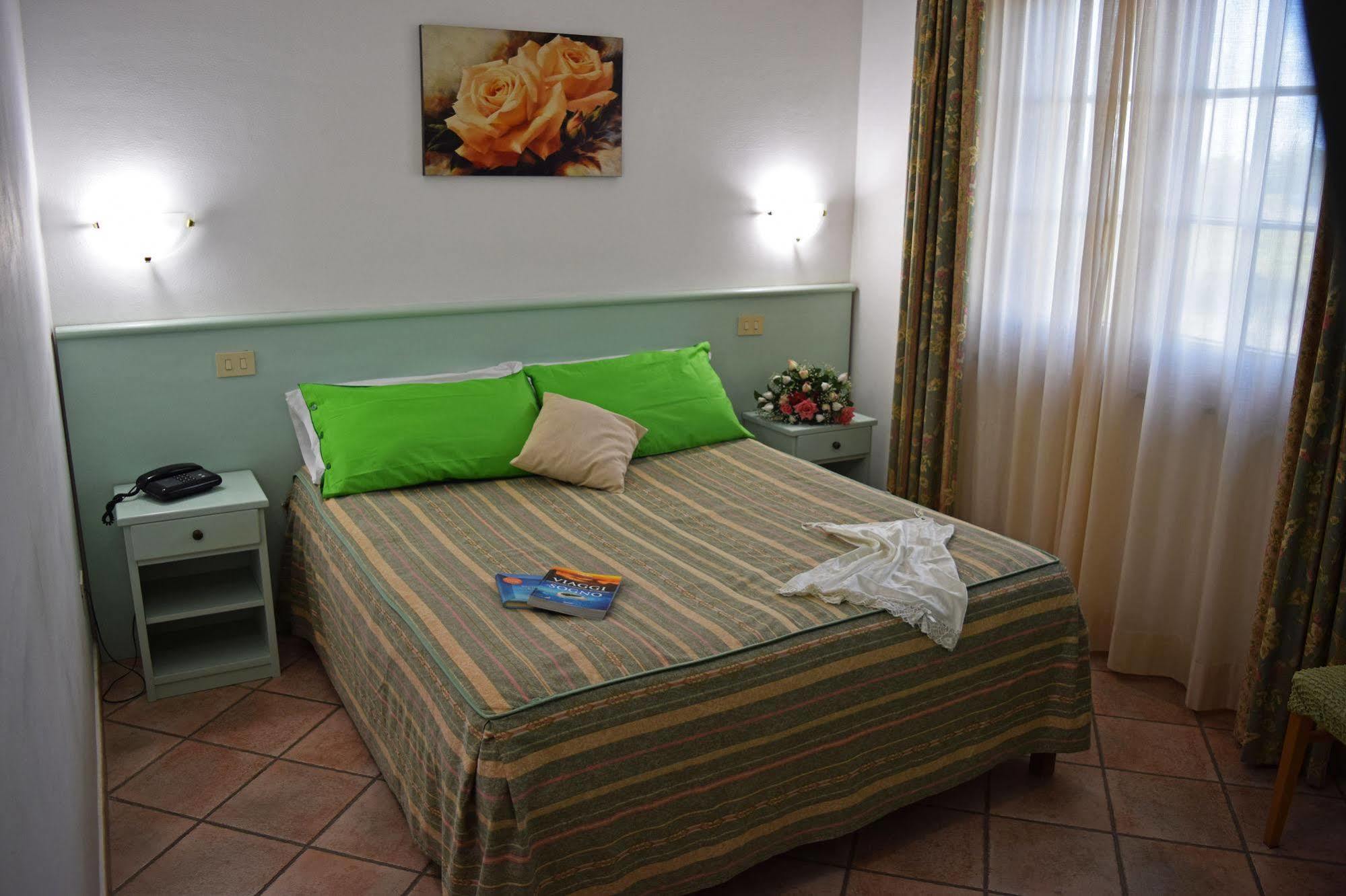 Tris Hotel Ορμπετέλλο Εξωτερικό φωτογραφία