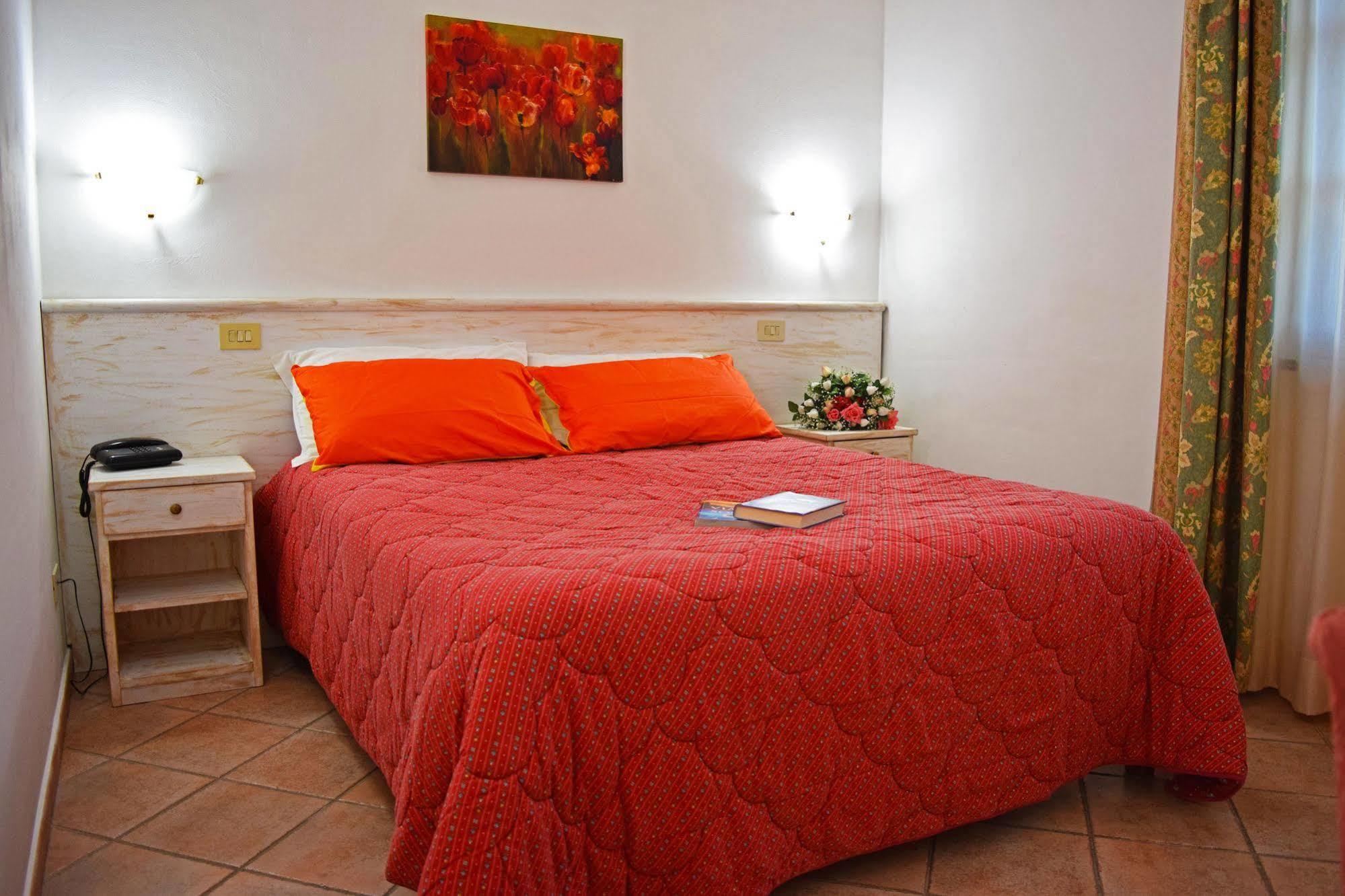 Tris Hotel Ορμπετέλλο Εξωτερικό φωτογραφία