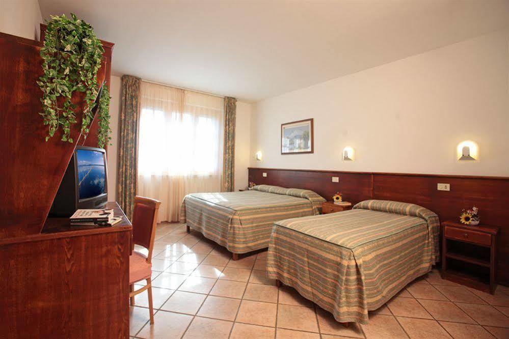 Tris Hotel Ορμπετέλλο Εξωτερικό φωτογραφία